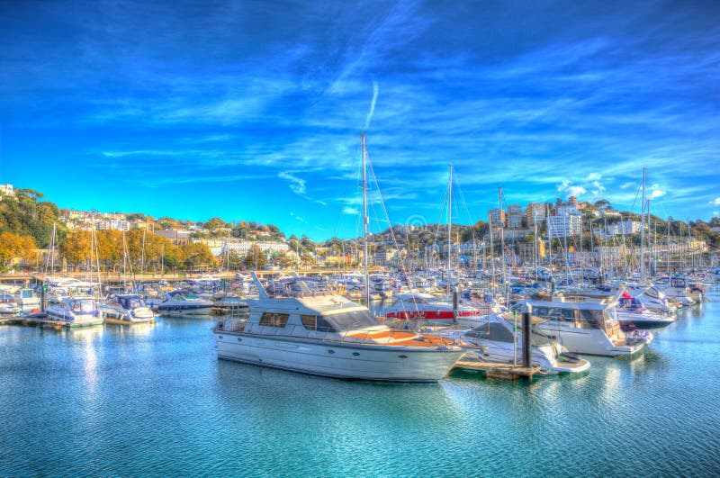 Torquay Devon UK marina med fartyg och yachter på härlig dag i färgglade HDR royaltyfria foton Torquay Devon UK marina med fartyg och yachter på härlig dag i färgglade HDR royaltyfria foton
