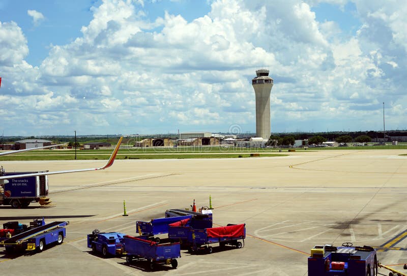 Torre de controlador aéreo - centinela del aeropuerto foto de archivo libre de regalías Torre de controlador aéreo - centinela del aeropuerto foto de archivo libre de regalías