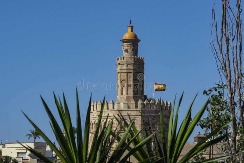 Torre DE L ` Oro in Sevilla royalty-vrije stock afbeeldingen Torre DE L ` Oro in Sevilla royalty-vrije stock afbeeldingen