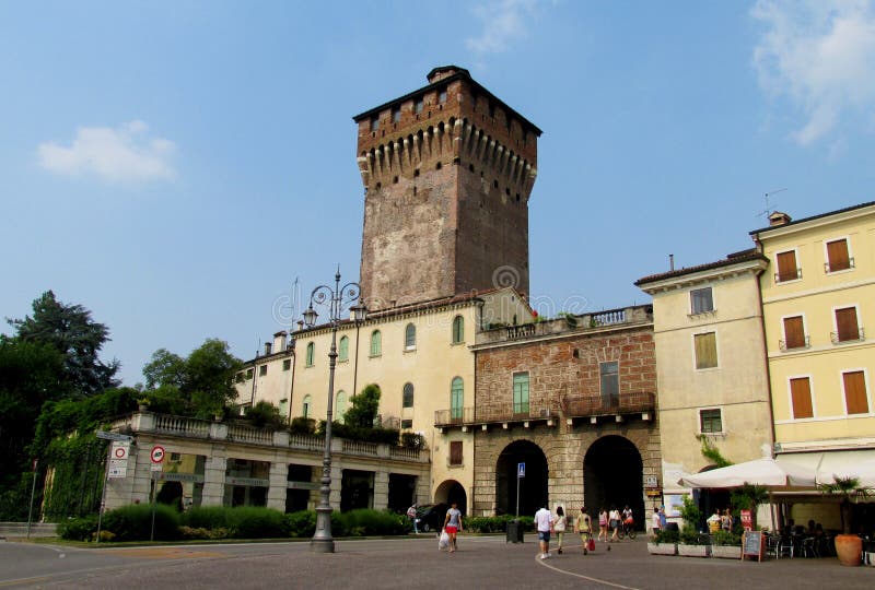 Torre de Porta Castello en Vicenza, Italia fotos de archivo libres de regalías Torre de Porta Castello en Vicenza, Italia fotos de archivo libres de regalías