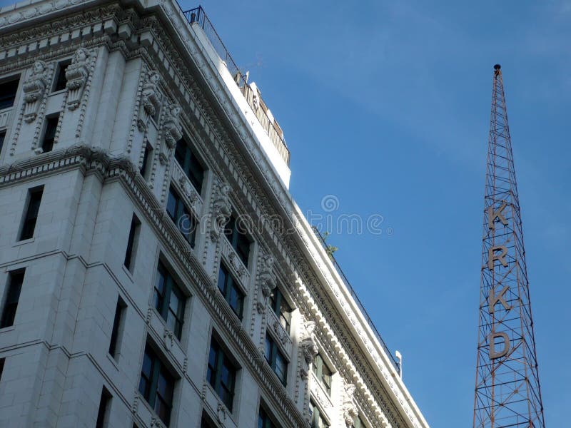 Torre de radio céntrica de Los Angeles California KRKO foto de archivo libre de regalías Torre de radio céntrica de Los Angeles California KRKO foto de archivo libre de regalías