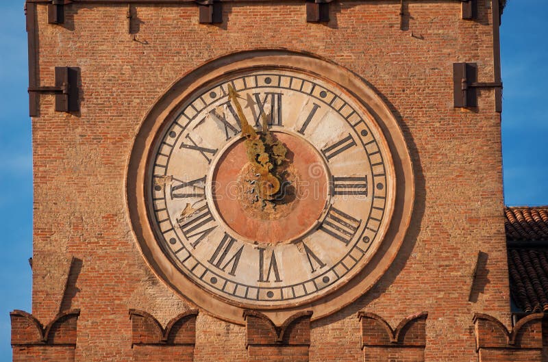 Torre de reloj de Bolonia imagenes de archivo Torre de reloj de Bolonia imagenes de archivo