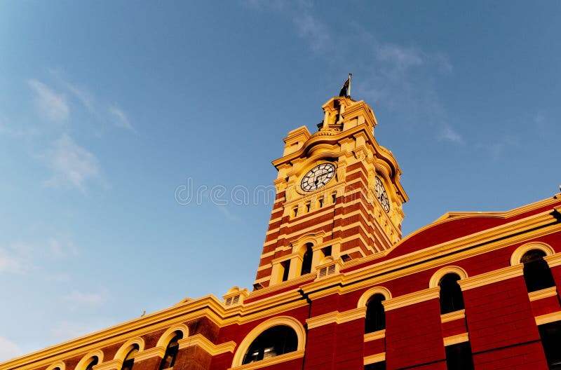 Torre de reloj en el ferrocarril de calle del Flinders fotos de archivo Torre de reloj en el ferrocarril de calle del Flinders fotos de archivo