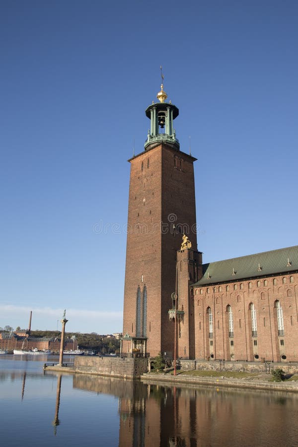 Torre del comune - Stadshuset; Stoccolma; La Svezia immagini stock libere da diritti Torre del comune - Stadshuset; Stoccolma; La Svezia immagini stock libere da diritti