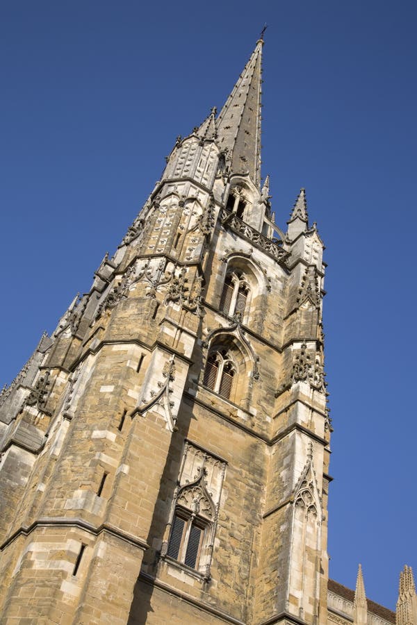 Torre di chiesa della cattedrale, Bayonne immagine stock Torre di chiesa della cattedrale, Bayonne immagine stock
