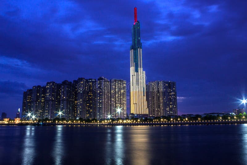Torre do marco 81, o arranha-céus o mais alto em Saigon na noite