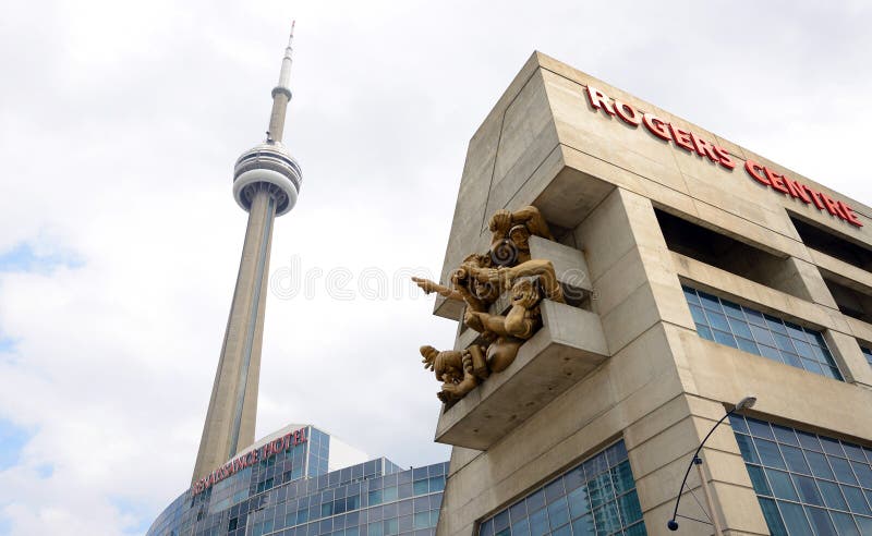 Torre e Rogers Centre del CN a Toronto fotografia stock libera da diritti Torre e Rogers Centre del CN a Toronto fotografia stock libera da diritti