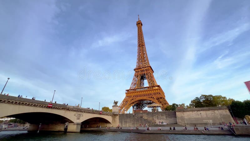 Torre eiffel en parís vista desde la ciudad de parís seine seine de setiembre 05 2023