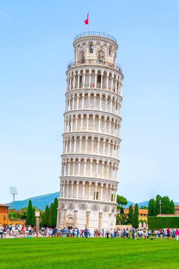 A torre inclinada da catedral de Pisa o esquadra em Pisa, Toscânia, Itália imagens de stock royalty free A torre inclinada da catedral de Pisa o esquadra em Pisa, Toscânia, Itália imagens de stock royalty free