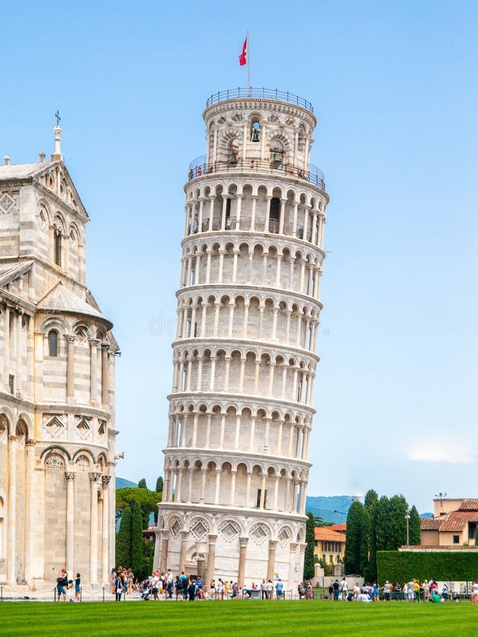 A torre inclinada da catedral de Pisa o esquadra em Pisa, Toscânia, Itália fotografia de stock royalty free A torre inclinada da catedral de Pisa o esquadra em Pisa, Toscânia, Itália fotografia de stock royalty free