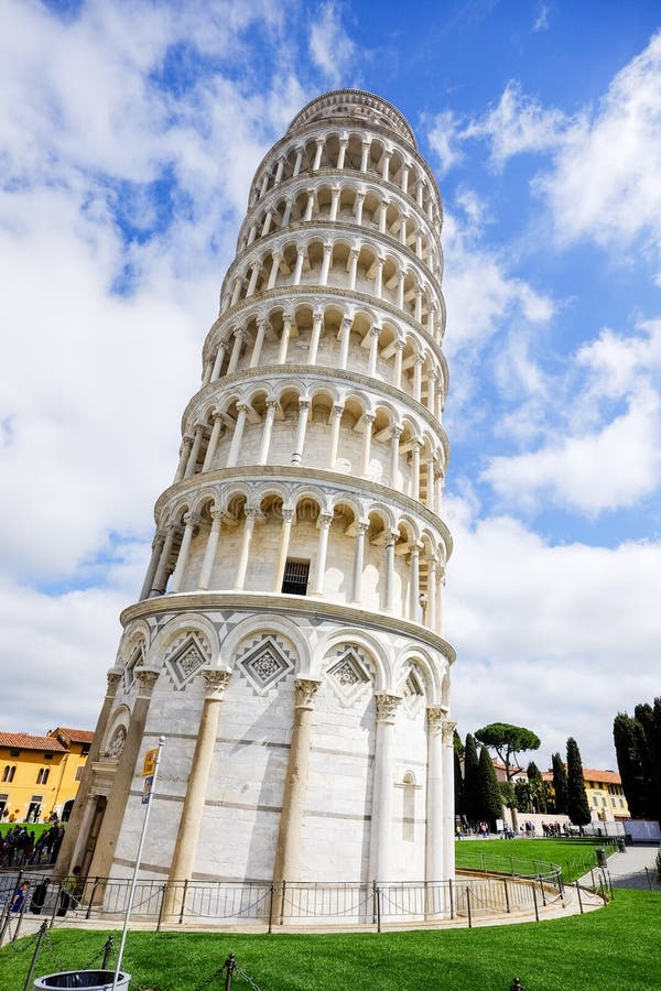 A torre inclinada de Pisa, Italy fotografia de stock A torre inclinada de Pisa, Italy fotografia de stock