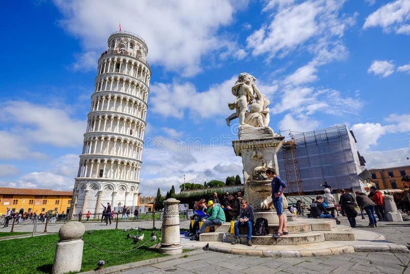 A torre inclinada de Pisa, Italy fotografia de stock royalty free A torre inclinada de Pisa, Italy fotografia de stock royalty free
