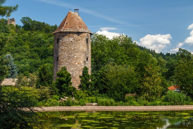 Torre medieval da fortificação na cidade de Weinheim imagem de stock Torre medieval da fortificação na cidade de Weinheim imagem de stock