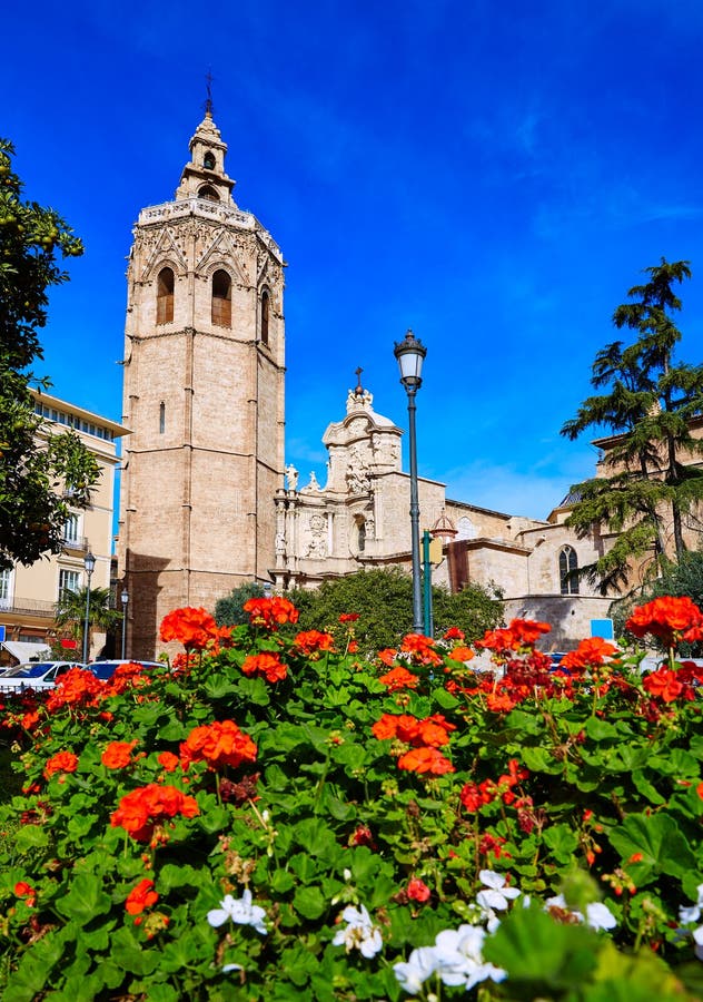 Torre Micalet di Miguelete e di Valencia Cathedral fotografia stock libera da diritti