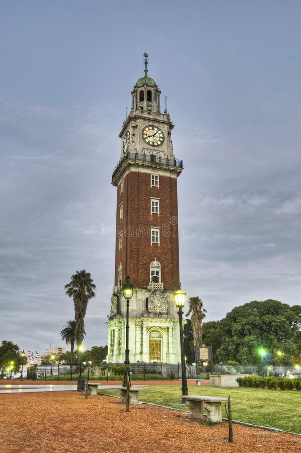 Torre monumental en Buenos Aires