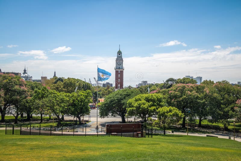Torre monumental o Torre de los Ingleses y general San Martin Plaza en Retiro - Buenos Aires, la Argentina