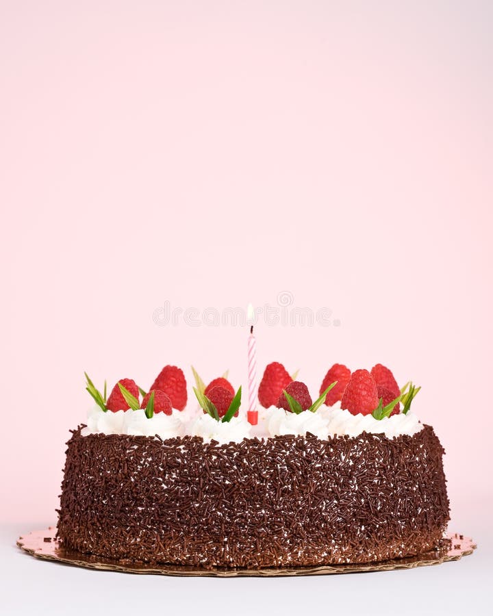 La Torta De Cumpleaños Es 18 Años Foto de archivo - Imagen de primer,  galleta: 120994654