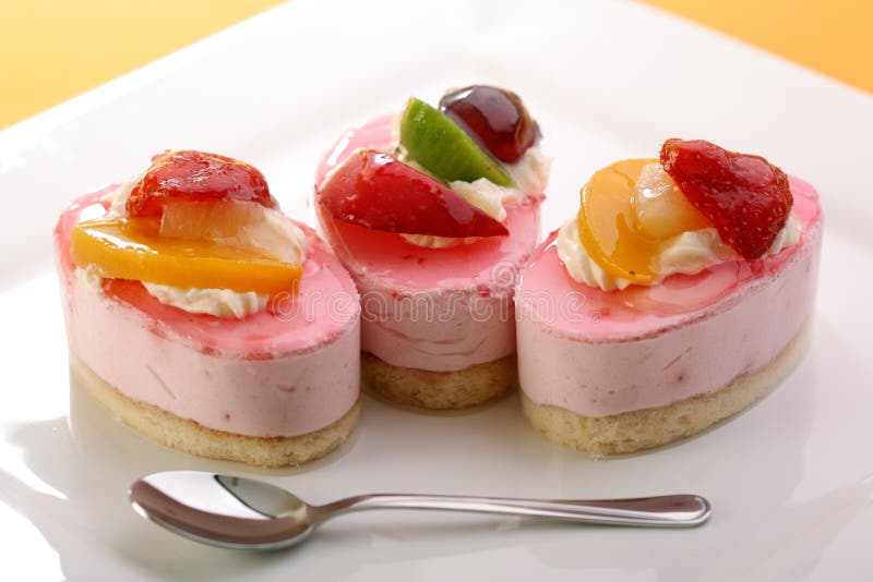Torta con las frutas frescas imagenes de archivo Torta con las frutas frescas imagenes de archivo