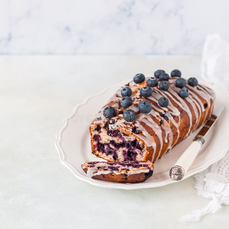 Torta del pan del arándano y de la avena fotografía de archivo libre de regalías Torta del pan del arándano y de la avena fotografía de archivo libre de regalías