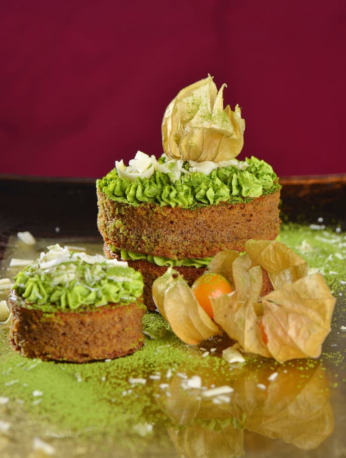 Torta gastrónoma con té verde japonés imagen de archivo Torta gastrónoma con té verde japonés imagen de archivo