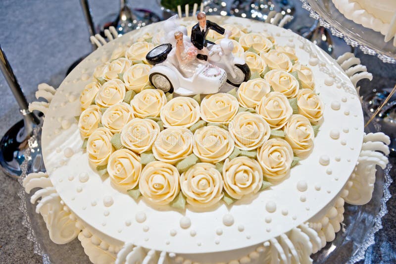 Tortas de cumpleaños, diseño de los pasteles imágenes de archivo libres de regalías Tortas de cumpleaños, diseño de los pasteles imágenes de archivo libres de regalías