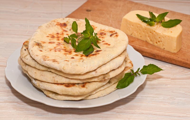 Tortilla met kaas stock foto. Image of kaas, frituren 32877456