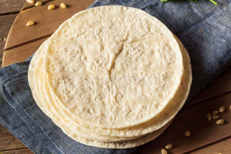 Tortillas Blancas En Un Fondo Blanco Foto de archivo Imagen de