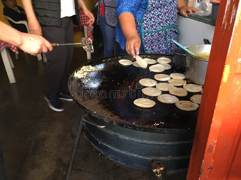 How to Use a Comal to Heat Tortillas - Delishably