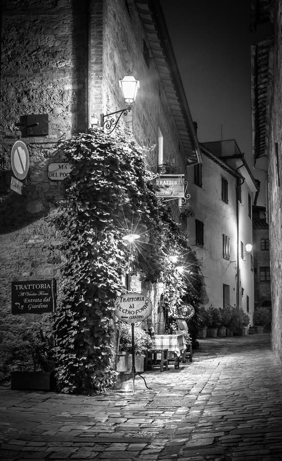 Toskanisches Restaurant in Pienza lizenzfreies stockfoto Toskanisches Restaurant in Pienza lizenzfreies stockfoto