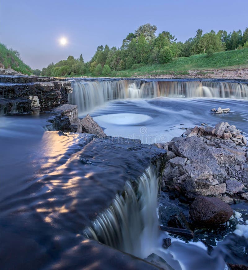 Tosno%20Waterfall%20in%20the%20Full%20Moon%20Stock%20Image%20-%20Image%20of%20canyon,%20field:%20%20117903361