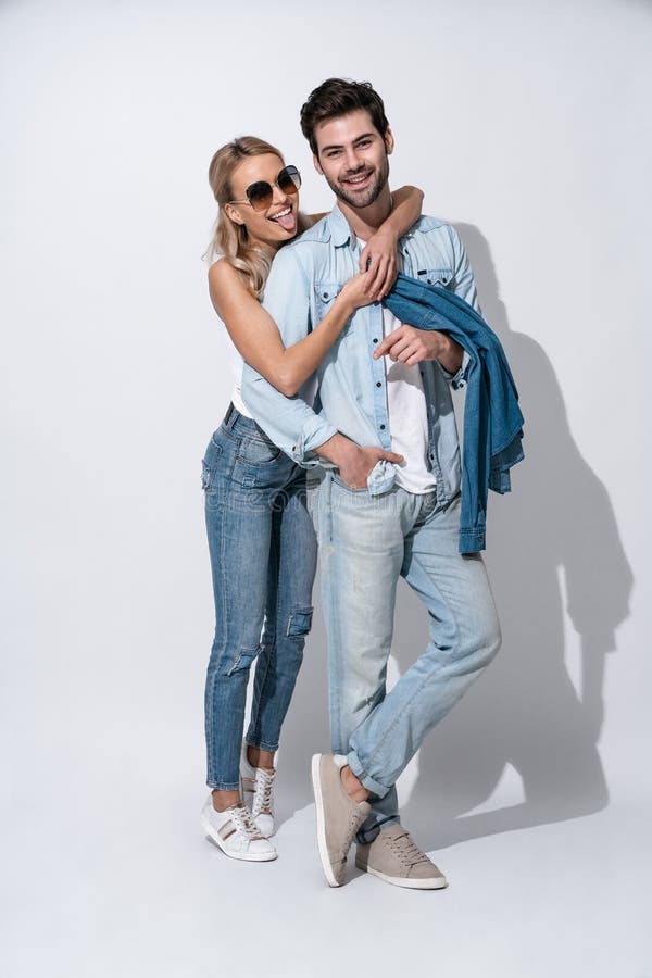 What are some unique ideas or poses for couples photoshoots? - Quora