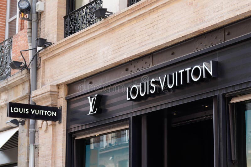 Branding Louis Vuitton Behind the Worlds Most Famous Luxury Label The Atlantic #26 Branding Louis Vuitton Behind the Worlds Most Famous Luxury Label The Atlantic
