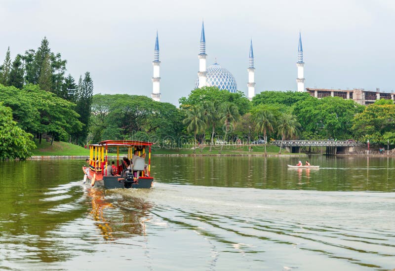 The Shah Alam Lake Gardens stock photo. Image of exterior  30592764