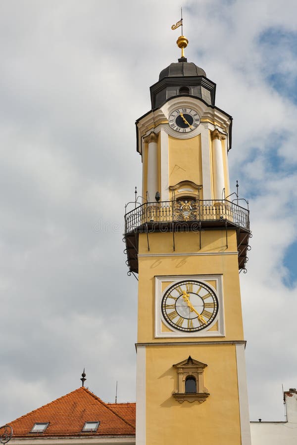 Tour d'horloge dans Banska Bystrica, Slovaquie photographie stock libre de droits Tour d'horloge dans Banska Bystrica, Slovaquie photographie stock libre de droits