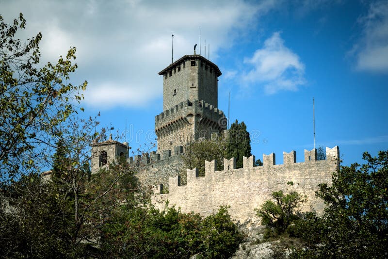 Download Tour De Guaita, Tour De Rocca Ou Première Tour, Saint-Marin, République O Image éditorial - Image du extérieur, enrichi: 76083235