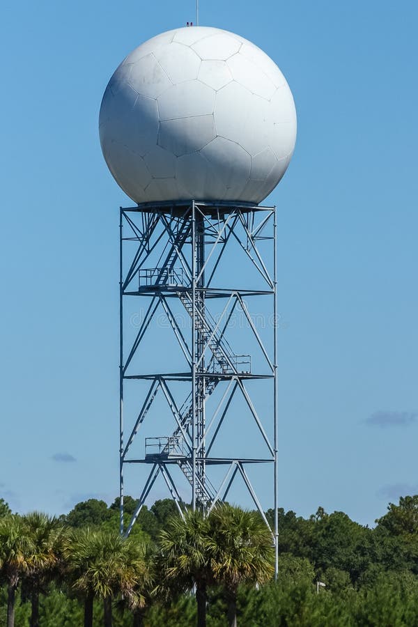 Tour de radar Doppler photo stock. Image du transmission 13262420