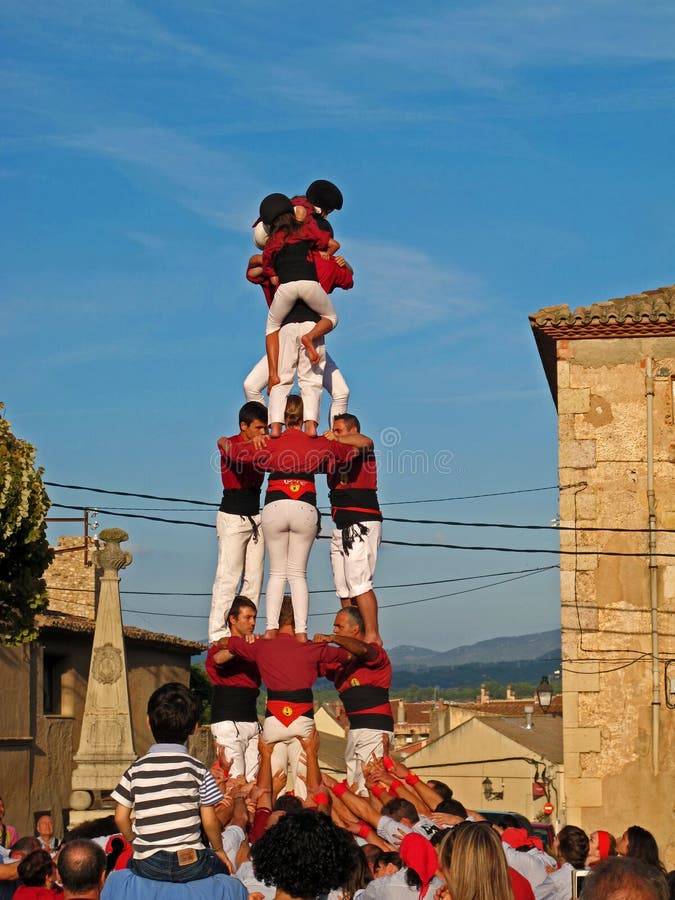 Tour humaine catalanne à Montblanc, Espagne photo stock Tour humaine catalanne à Montblanc, Espagne photo stock