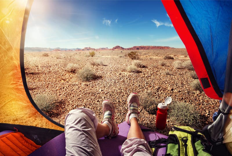 Turista una tenda campeggio.