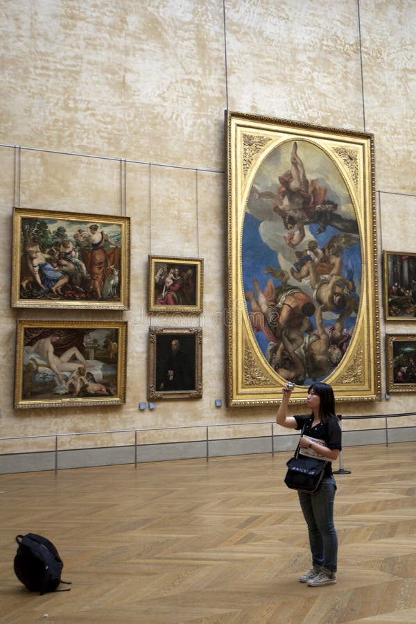 Patio Innerhalb Des Luftschlitzes, Paris, Frankreich Redaktionelles