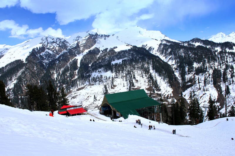 Touristes à la vallée de Solang image libre de droits Touristes à la vallée de Solang image libre de droits
