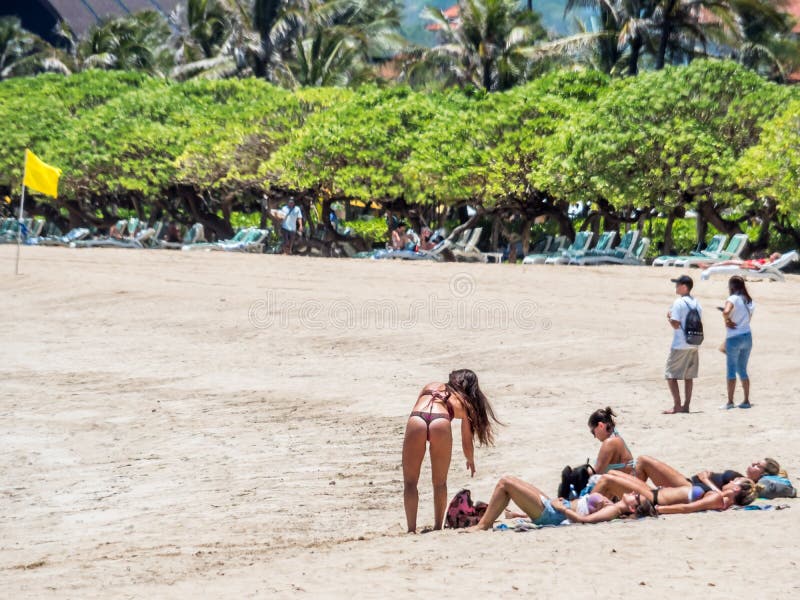 Tourists Enjoying The Beach In Nusa Dua Bali Editorial Image Image Of Outdoors People 138290680