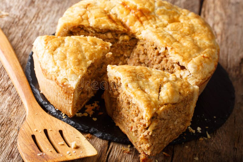 Tourtiere kanadyjczyka Mięsny kulebiak w górę horyzontalny zdjęcie royalty free Tourtiere kanadyjczyka Mięsny kulebiak w górę horyzontalny zdjęcie royalty free