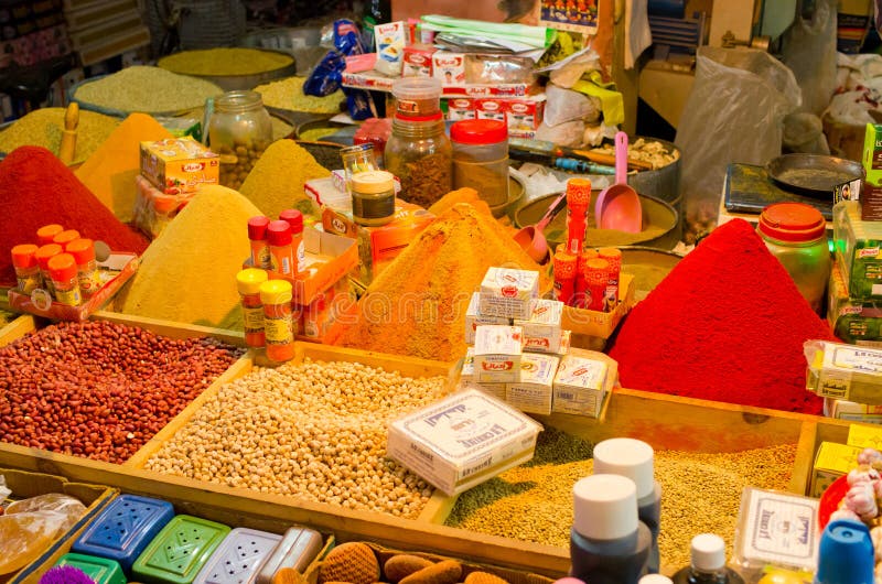 Towary na rynku w Taroudant, Maroko. Taroudant Maroko, Marzec, - 22, 2016: Towary na rynku To jest jeden znać rynki w Maroko