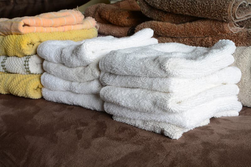 towels-stack-laundry-detail-stacks-44574726.jpg