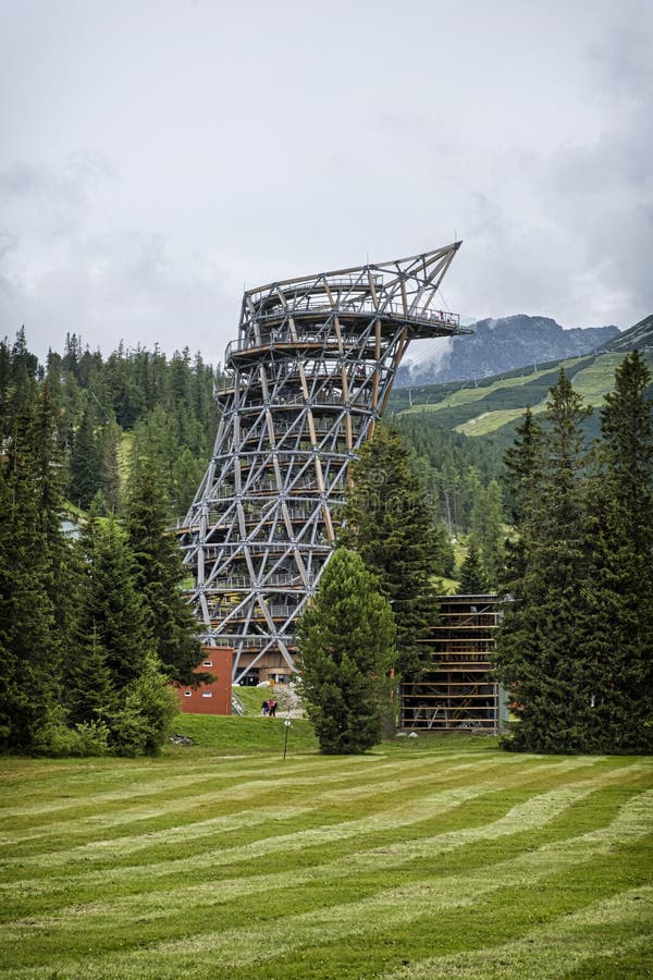 Veža snov, Štrbské pleso, Slovensko, sezónna prírodná scenéria