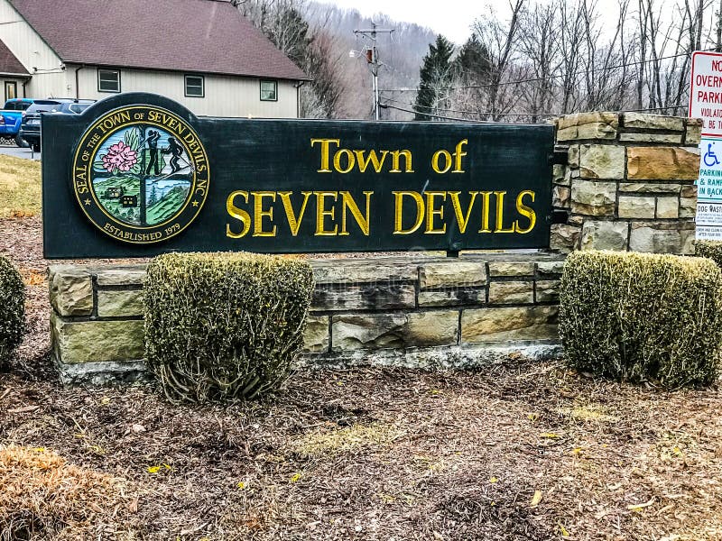 Town Hall of Seven Devils, North Carolina Redactionele Stock Afbeelding