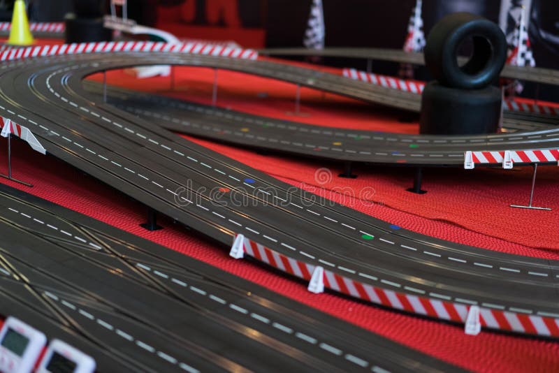 Toy race track