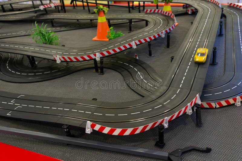 Toy race track