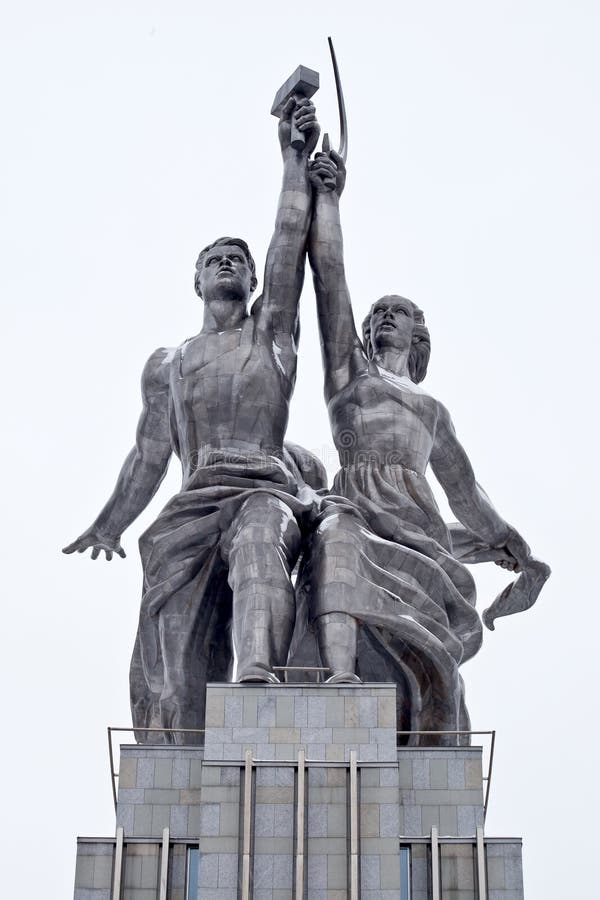 Monumento Soviético Famoso Operário E Kolkhoziana, Moscovo Imagem de Stock Editorial - Imagem de fazenda, acima: 76208509