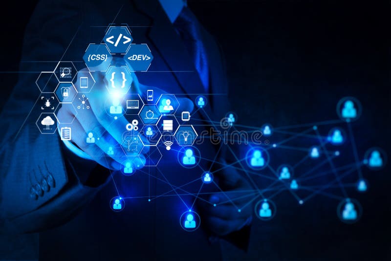 Desenvolvedor de software de programação trabalha com ícones de computador no painel de controlo de realidade aumentada fotos de stock royalty free